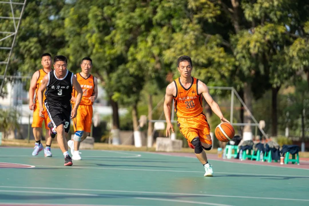 JackeyLove重返赛场，重返赛场首场状态出色，快船观众沸腾！